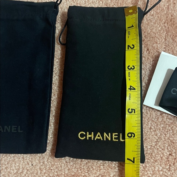 CHANEL (3) pieces Black and Gold Pouch Trio - Picture 5 of 8